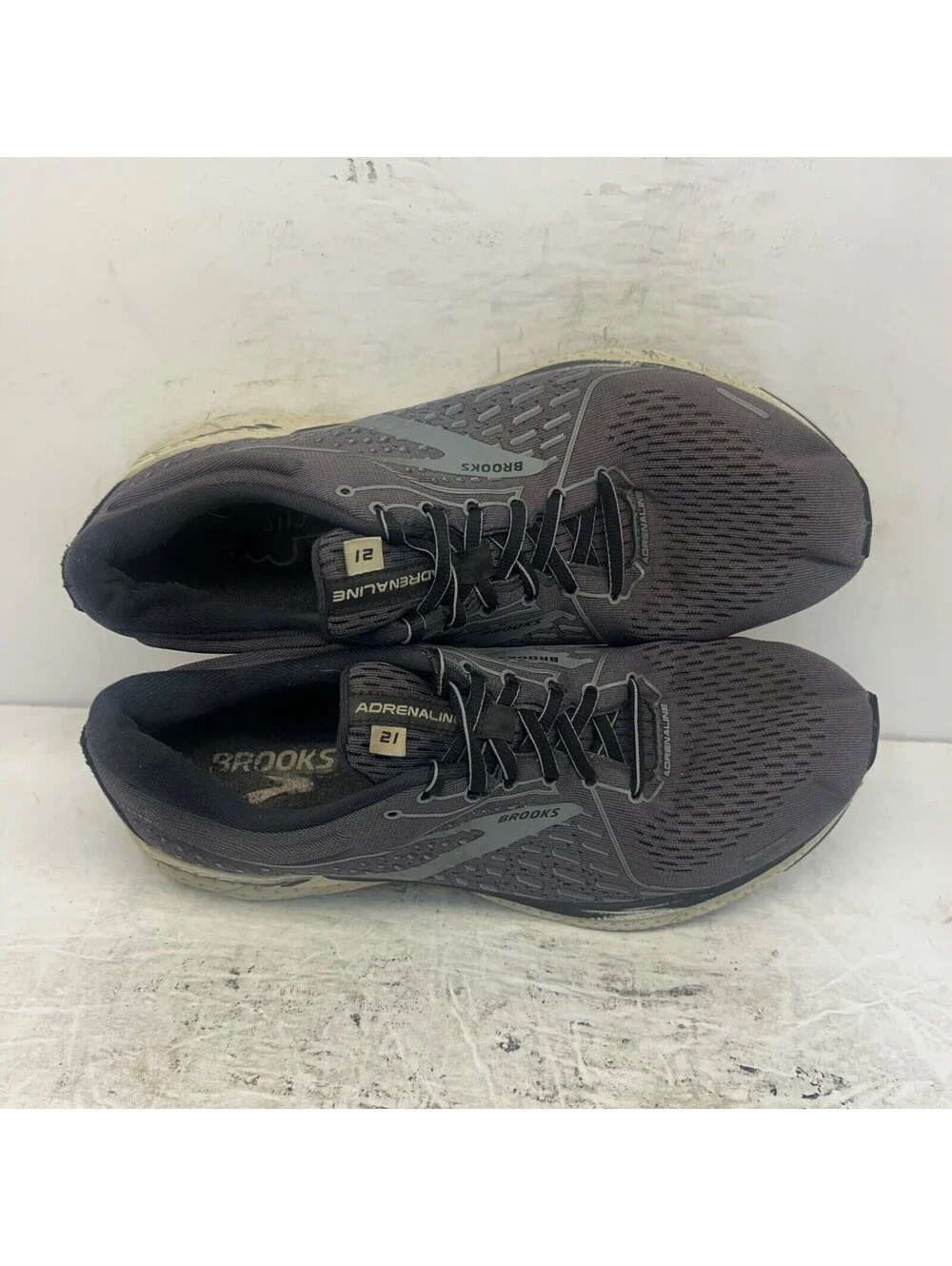Brooks used shoes